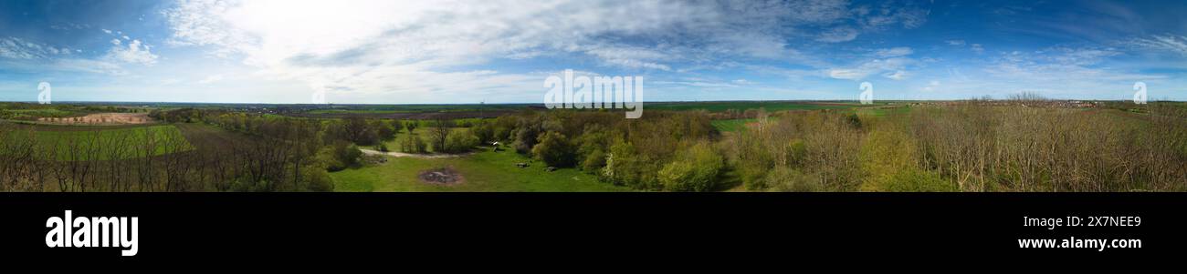 Panorama a 360 gradi visto dal Grosser Wartberg, una collina vicino a Magdeburgo in Sassonia-Anhalt, Germania. Foto Stock