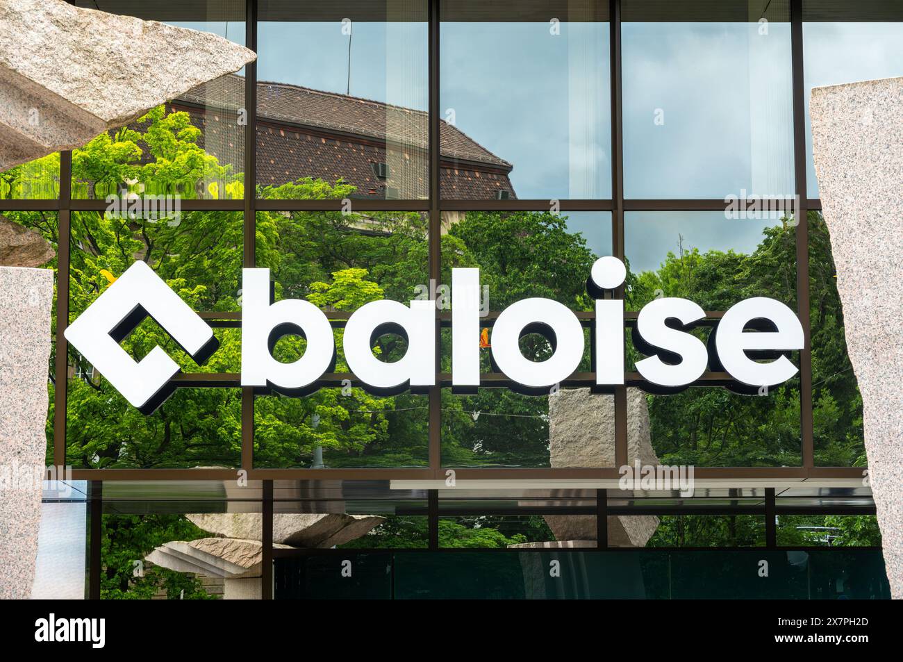 Basilea, Svizzera - 18 maggio 2024: Sede centrale di Baloise, una compagnia assicurativa svizzera nota per i suoi prodotti e servizi innovativi nel settore assicurativo Foto Stock