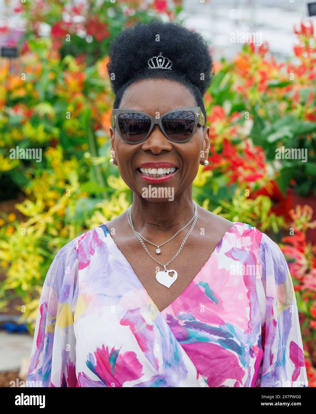 La Vicepresidente RHS Baronessa Floella Benjamin al RHS Chelsea Flower Show. Foto Stock