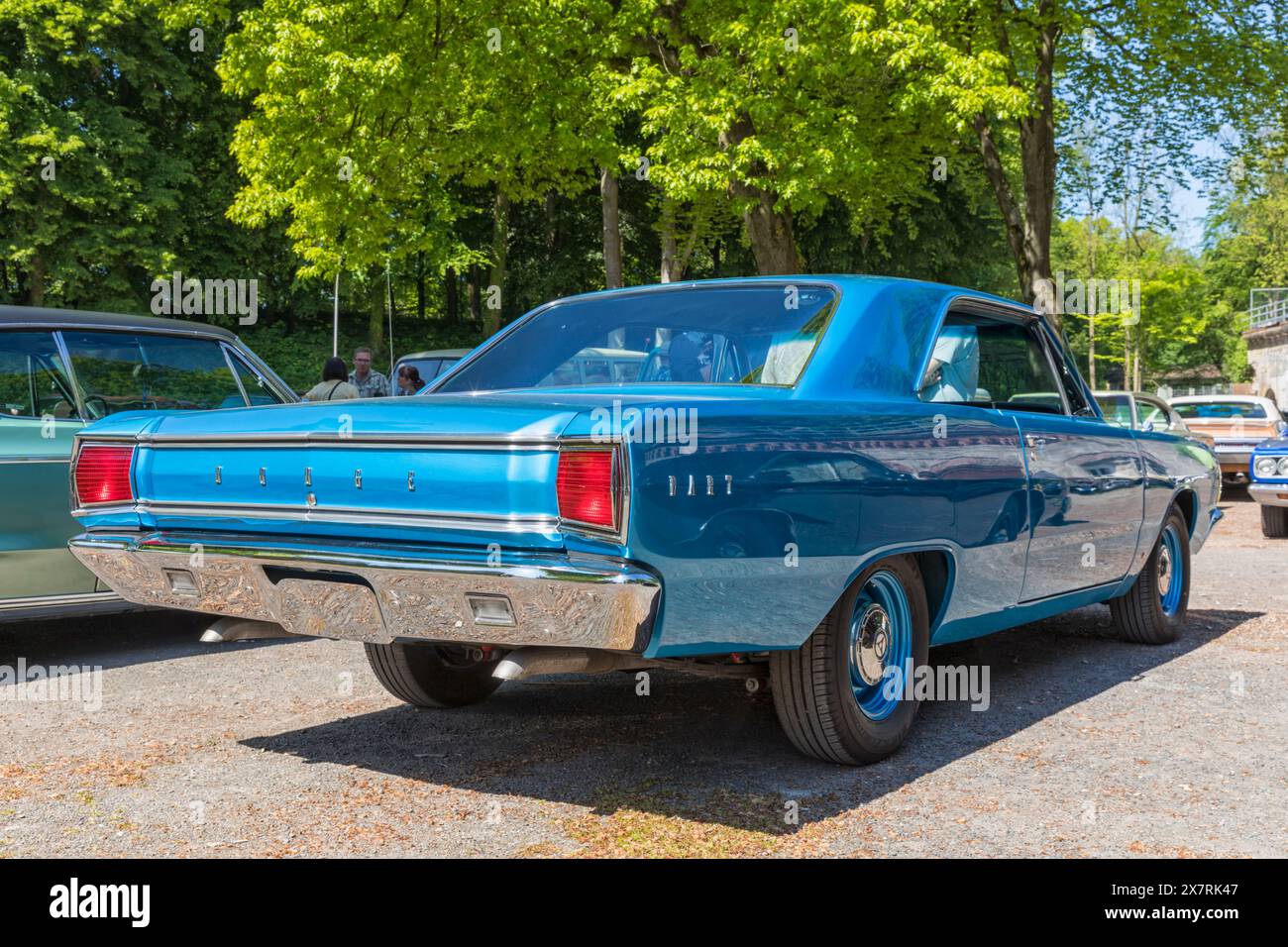 Stade, Germania – 11 maggio 2024: Vista posteriore di una Dodge Dart Coupé del 1967 esposta al Mopar Spring Fling Meeting and Exhibition Foto Stock