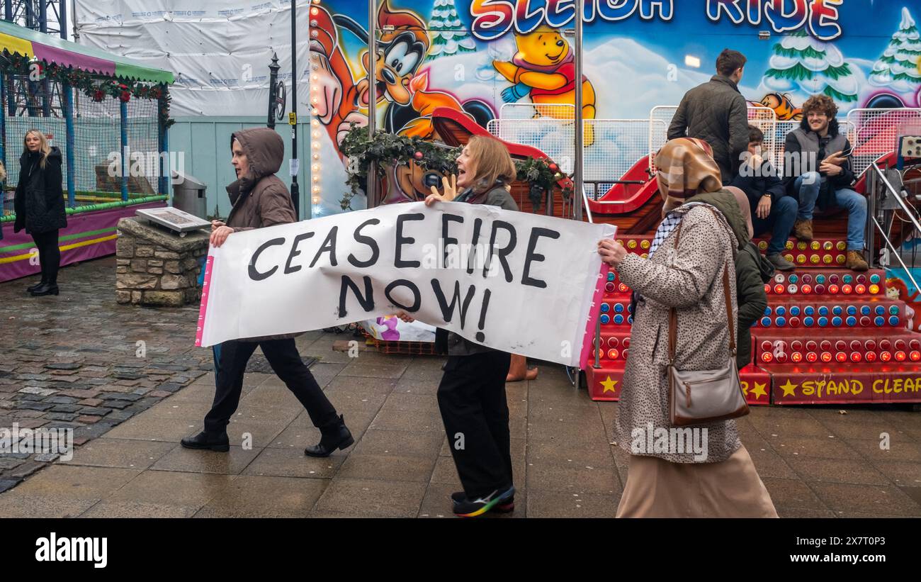 Protestation Walk invocando il cessate il fuoco, Southampton, Regno Unito, 16 dicembre 2023 Foto Stock