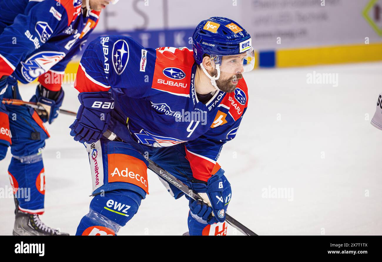 Zurigo, Svizzera, 20 apr 2024: N. 4 Patrick Geering, difensore e capitano dei Lions ZSC. (Foto di Andreas Haas/dieBildmanufaktur) Foto Stock