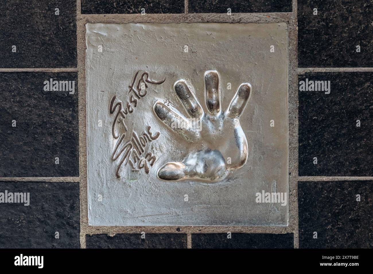 Cannes, Francia - 30.01.2023 : famose impronte di celebrità a Cannes vicino al Palais des Festivals - Sylvester Stallone Foto Stock