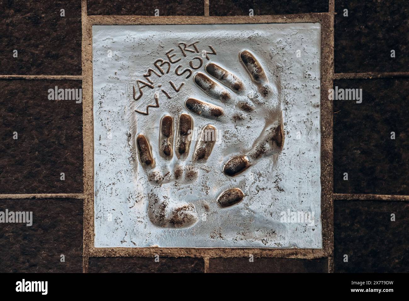 Cannes, Francia - 30.01.2023 : famose impronte di celebrità a Cannes vicino al Palais des Festivals - Lambert Wilson Foto Stock