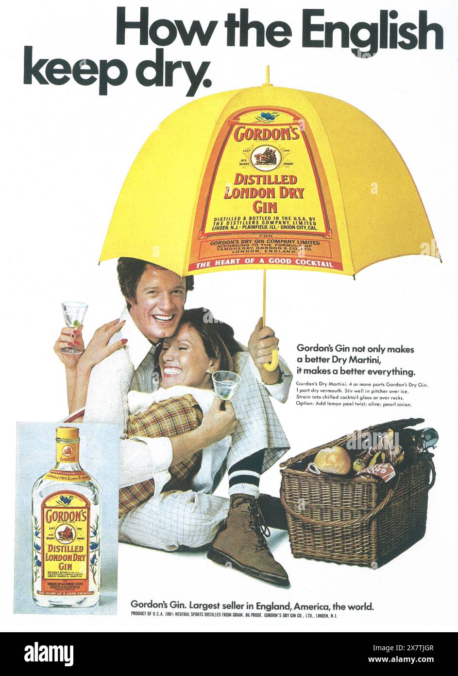 1973 Gordon's Gin ad - "come gli inglesi si mantengono asciutti". Foto Stock