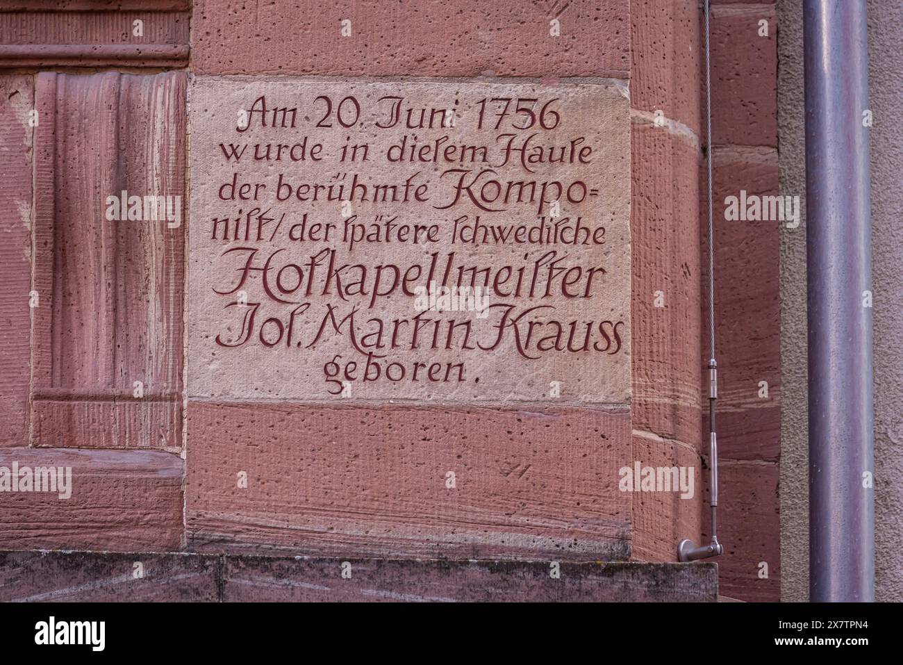 Denkmal für einen berühmten Sohn der Stadt Miltenberg. Joseph Martin Kraus War ein Komponist der klassischen Periode, Kapellmeister am Hof des schwedischen Königs Gustav III. Und Direktor der Königlich Schwedischen Musikakademie. // 02.05.2024: Miltenberg, Unterfranken, Bayern, Deutschland **** Monumento ad un famoso figlio della città di Miltenberg Joseph Martin Kraus fu compositore del periodo classico, maestro di cappella alla corte del re svedese Gustavo III e direttore della Royal Swedish Academy of Music 02 05 2024 Miltenberg, bassa Franconia, Baviera, Germania Foto Stock