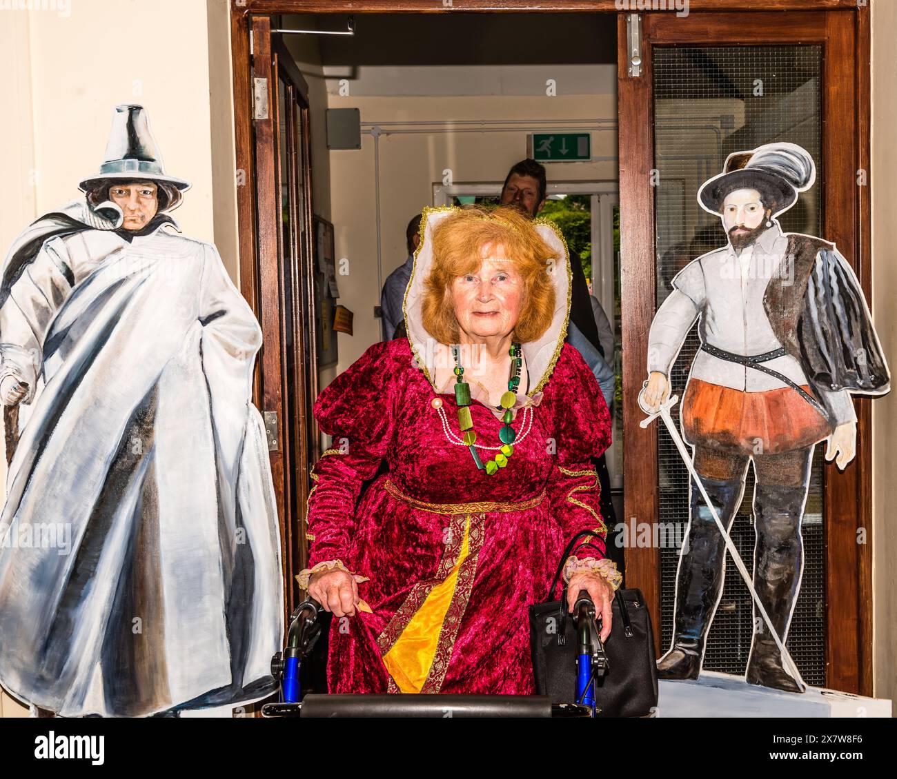 Serata elisabettiana. Vestito per la parte. Foto Stock