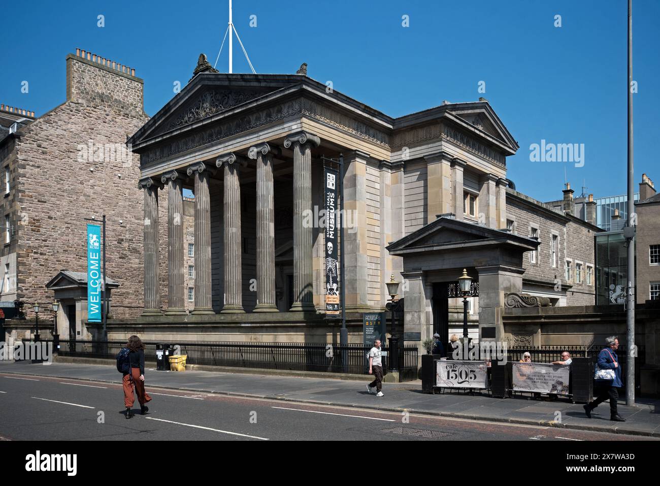 La Surgeons' Hall di Edimburgo, progettata da William Playfair, è la sede del Royal College of Surgeons di Edimburgo. Foto Stock