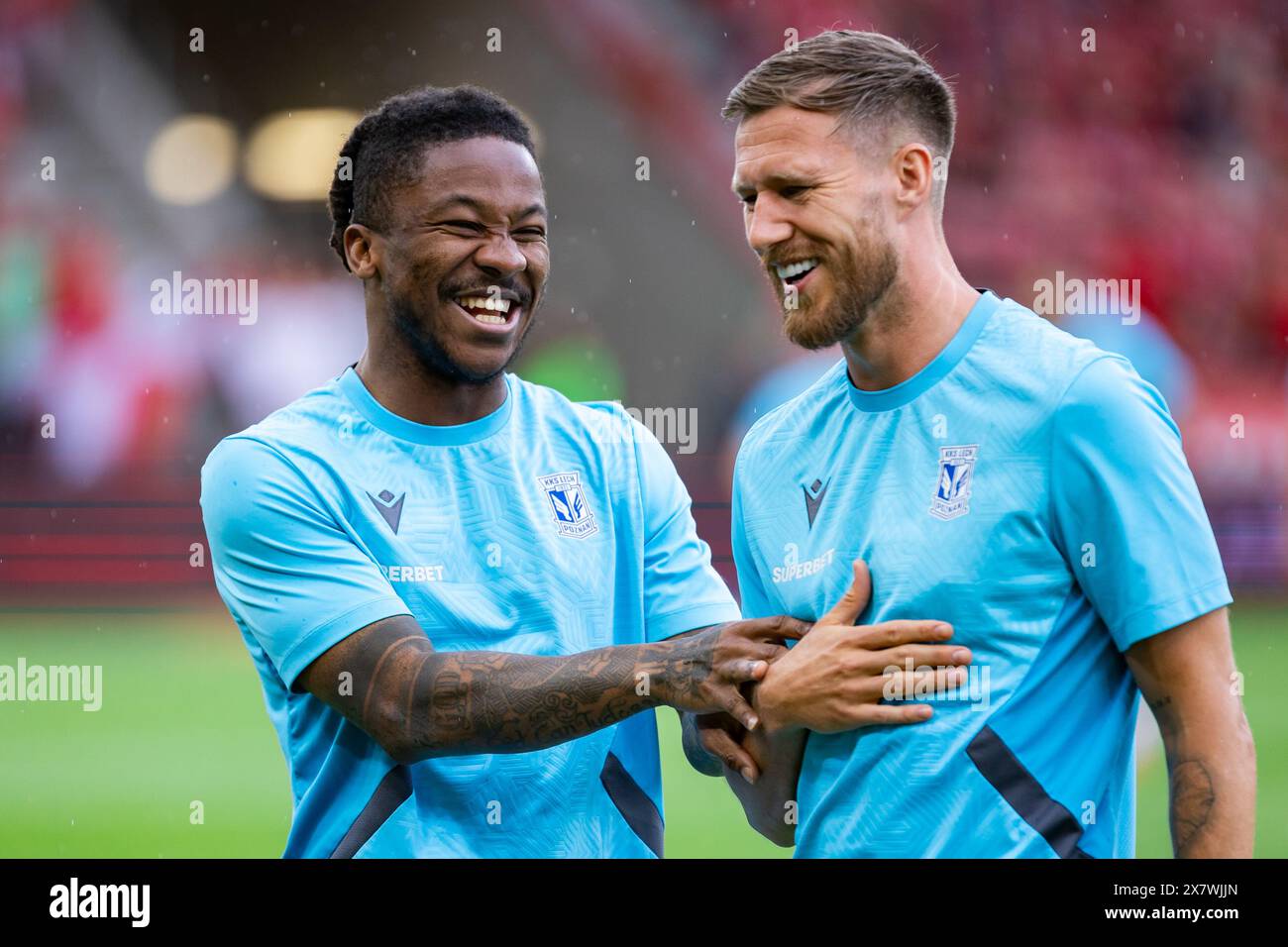 Lodz, Polonia. 19 maggio 2024. Adriel Ba Loua (L) e Barry Douglas (R) di Lech visti in azione durante la partita polacca di PKO Ekstraklasa League tra Widzew Lodz e Lech Poznan al Widzew Lodz Municipal Stadium. Punteggio finale; Widzew Lodz 1:1 Lech Poznan. (Foto di Mikolaj Barbanell/SOPA Images/Sipa USA) credito: SIPA USA/Alamy Live News Foto Stock