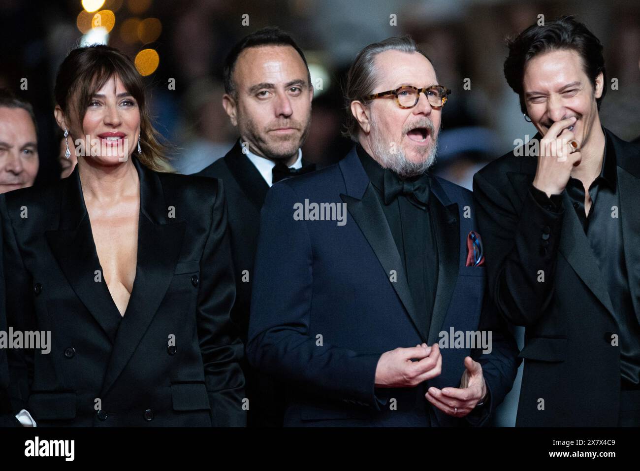 Cannes, Francia. 20 maggio 2024. Luisa Ranieri, Gary Oldman, Dario Aita, Isabella Ferrari partecipano alla Partenope Premiere nell'ambito del 77° Festival Internazionale di Cannes a Cannes, in Francia, il 20 maggio 2024. Foto di Aurore Marechal/ABACAPRESS. COM credito: Abaca Press/Alamy Live News Foto Stock