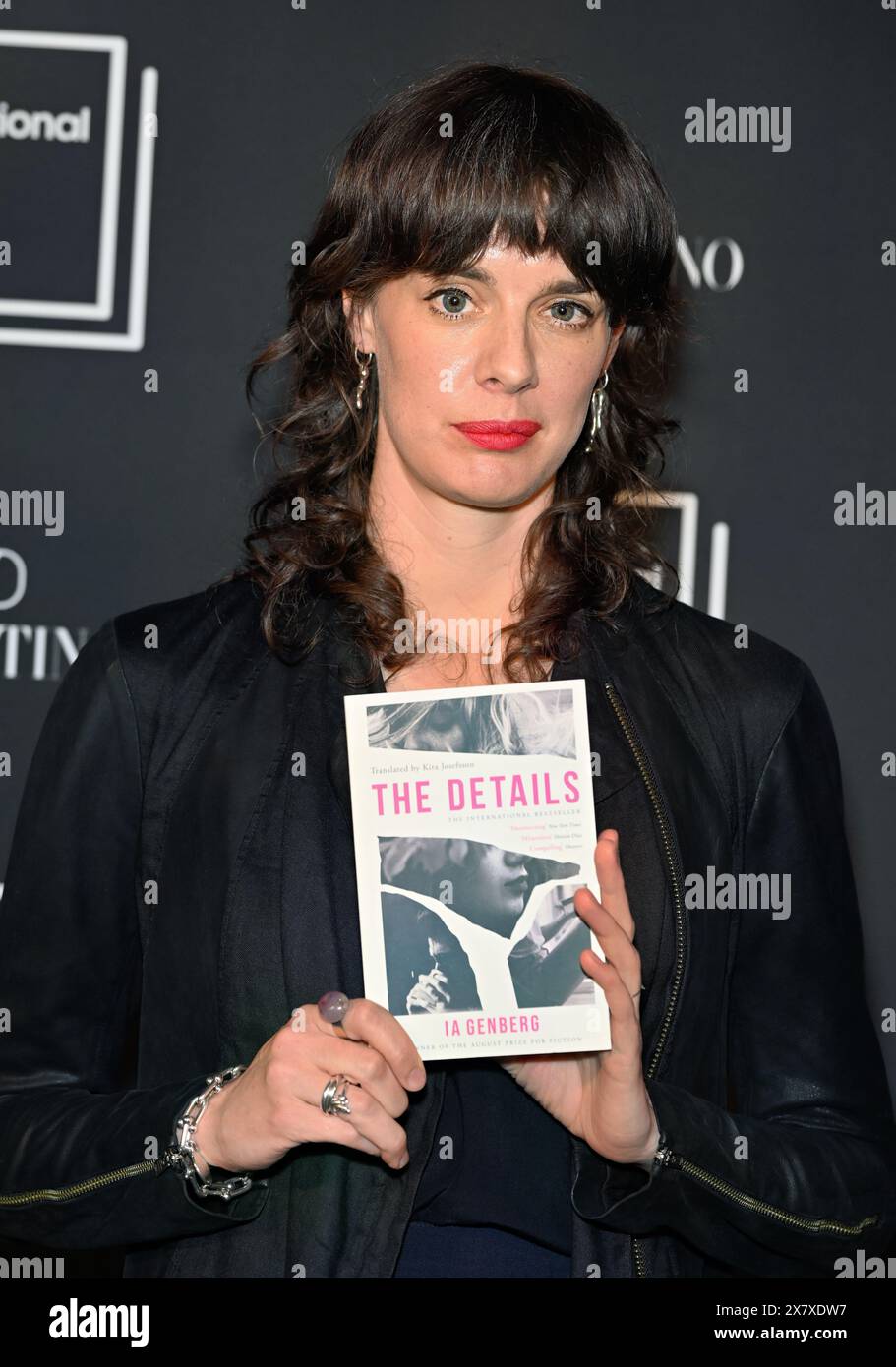 LONDRA, INGHILTERRA - 21 MAGGIO 2024: La traduttrice Kira Josefsson con il libro finalista "The Details" partecipa all'annuncio dell'International Booker Prize 2024 alla Tate Modern di Londra, Inghilterra. Credito: Vedi li/Picture Capital/Alamy Live News Foto Stock