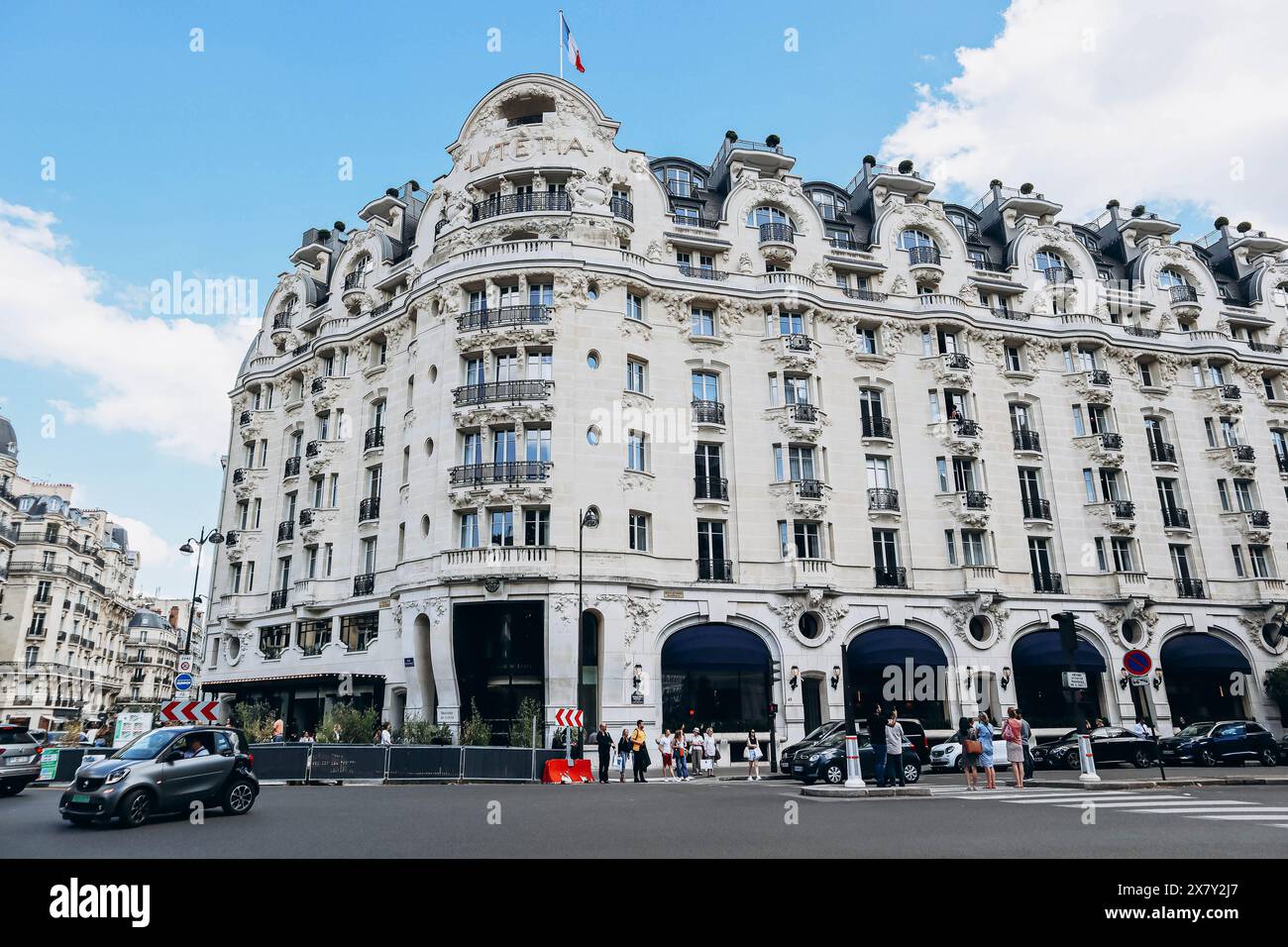 Parigi, Francia - 27.06.2022 : Hotel Lutetia, un punto di riferimento iconico situato nella vibrante zona di Saint-Germain-des-PrÃ©s di Parigi e l'unico Palac di lusso Foto Stock