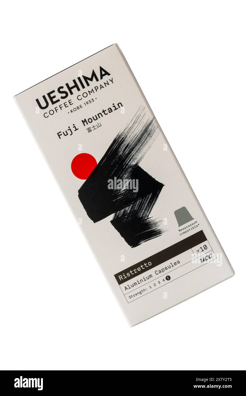 Scatola di capsule di caffè ristretto Fuji Mountain capsule di alluminio cialde di Ueshima Coffee Company isolate su sfondo bianco Foto Stock