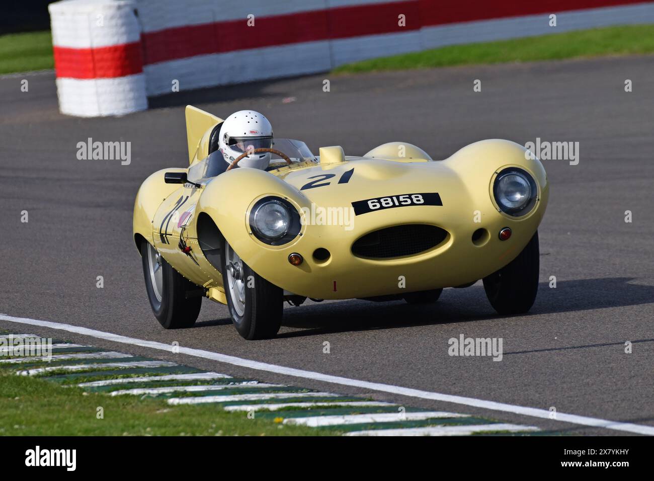 Jonathan Bailey, Jaguar D-Type, Peter Collins Trophy, una gara a pilota singolo della durata di venticinque minuti per le vetture sportive che tipicamente compe Foto Stock