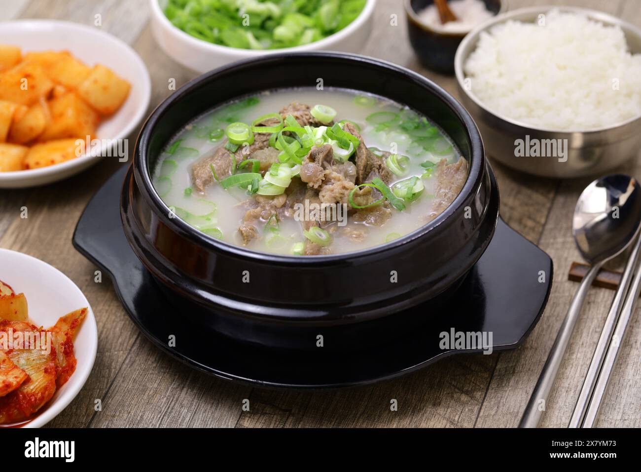 Gomtang, zuppa di manzo coreana Foto Stock