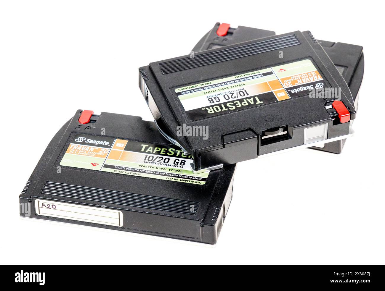 Cassette di backup su nastro digitale Seagate tapestor, tecnologia obsoleta, dispositivo di archiviazione rimovibile da computer Foto Stock