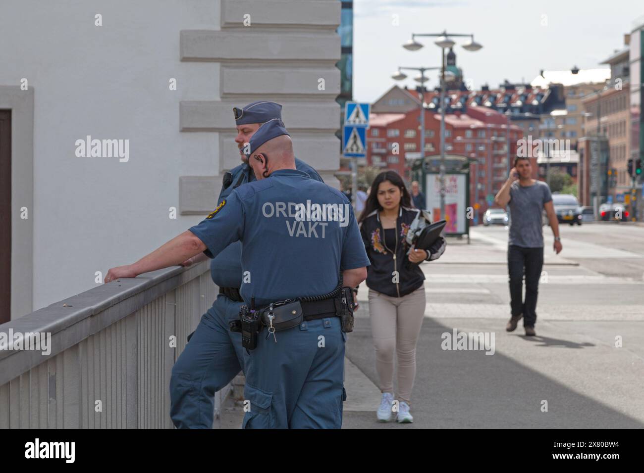 Stoccolma, Svezia - Giugno 22 2019: Un ordningsvakt (in inglese: Guardia di sicurezza) è una persona svedese che viene nominata dall'autorità di polizia per contribu Foto Stock