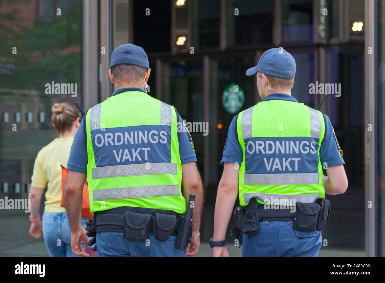 Stoccolma, Svezia - 23 giugno 2019: Un ordningsvakt (guardia di sicurezza) è una persona in Svezia nominata dall'autorità di polizia a contributi Foto Stock