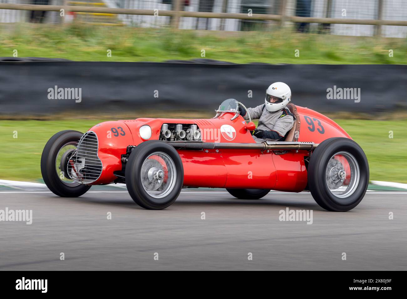 Alex Simpson nel 1948 Alvis 'Goodwin Special' durante la Parnell Cup. 2024 Goodwood 81st Member's Meeting, Sussex, Regno Unito Foto Stock