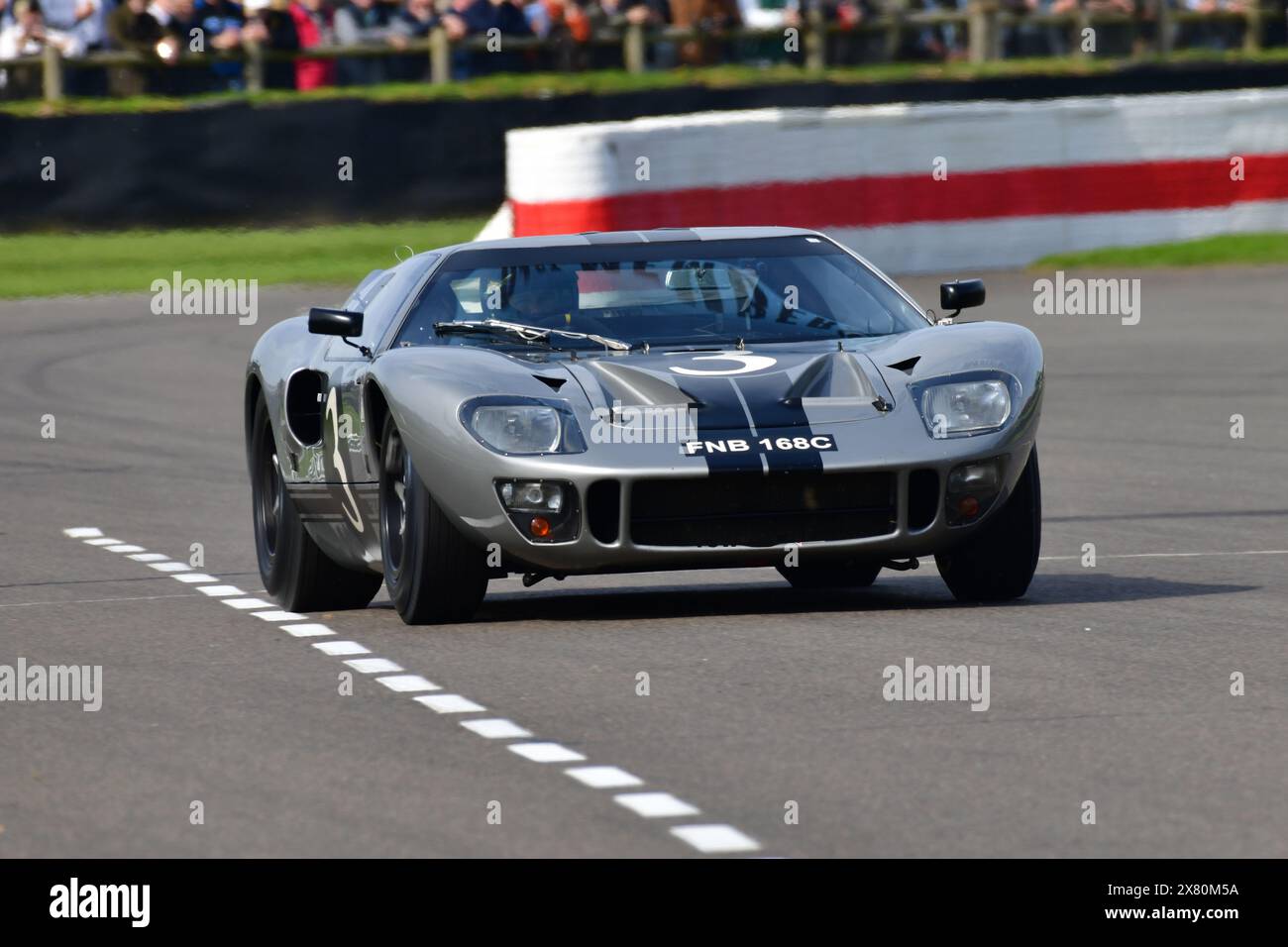 Nikolaus Ditting, Ford GT40, Surtees Trophy una gara di venti minuti per un numero illimitato di prototipi sportivi che hanno partecipato alle gare tra il 1960 e il 1986 Foto Stock