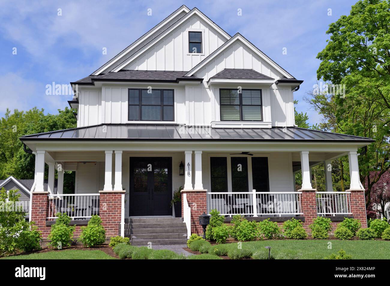 Wheaton, Illinois, Stati Uniti. Casa di lusso a due piani, con una sola famiglia, in un sobborgo occidentale di Chicago Foto Stock