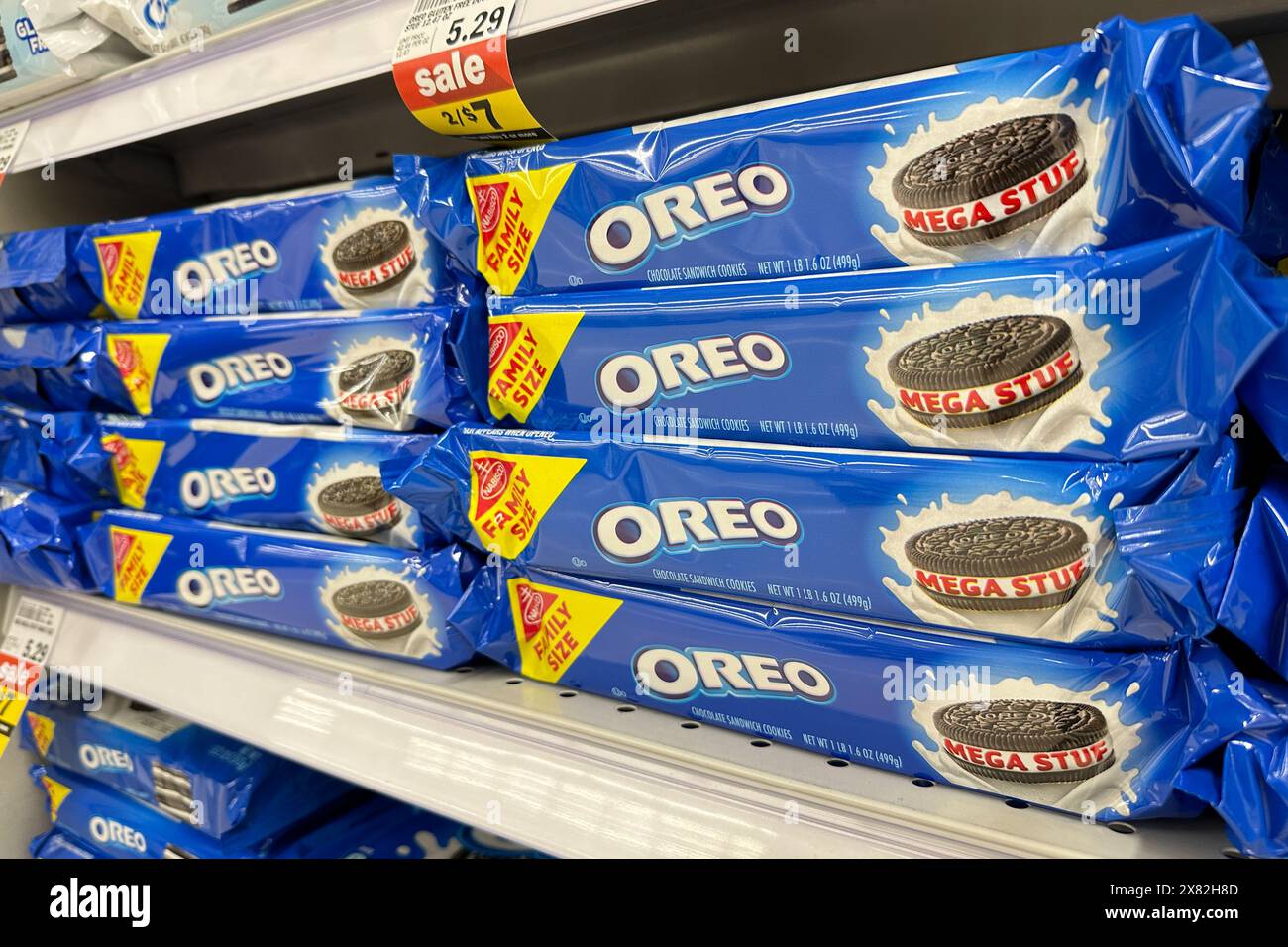 Pacchetti di biscotti Oreo in un negozio di alimentari Meijer locale Foto Stock