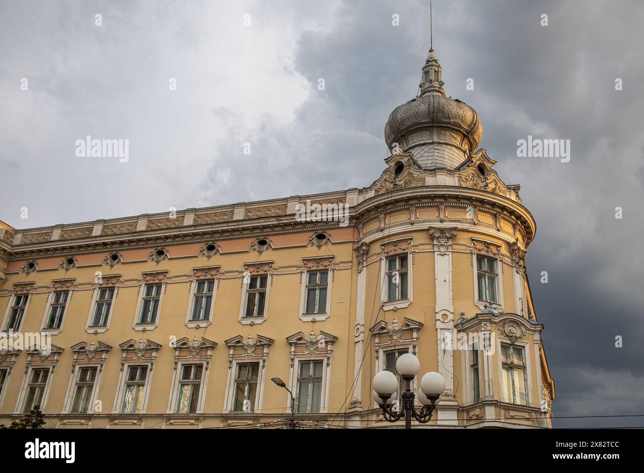 Palazzo del Tesoro nella città di Arad, Romania. Foto di alta qualità Foto Stock