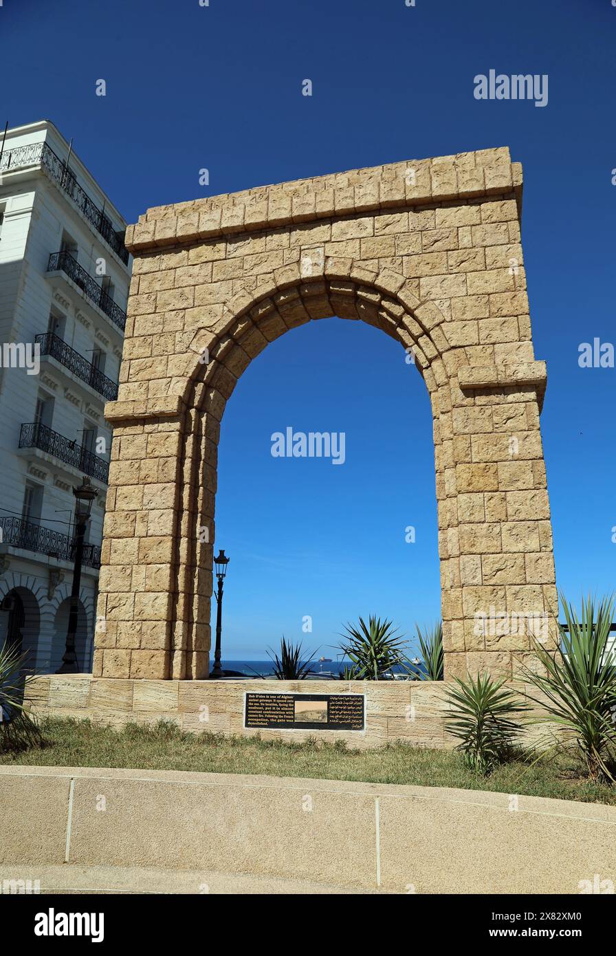 Monumento alla porta di Algeri di Bab Dzira, demolita Foto Stock