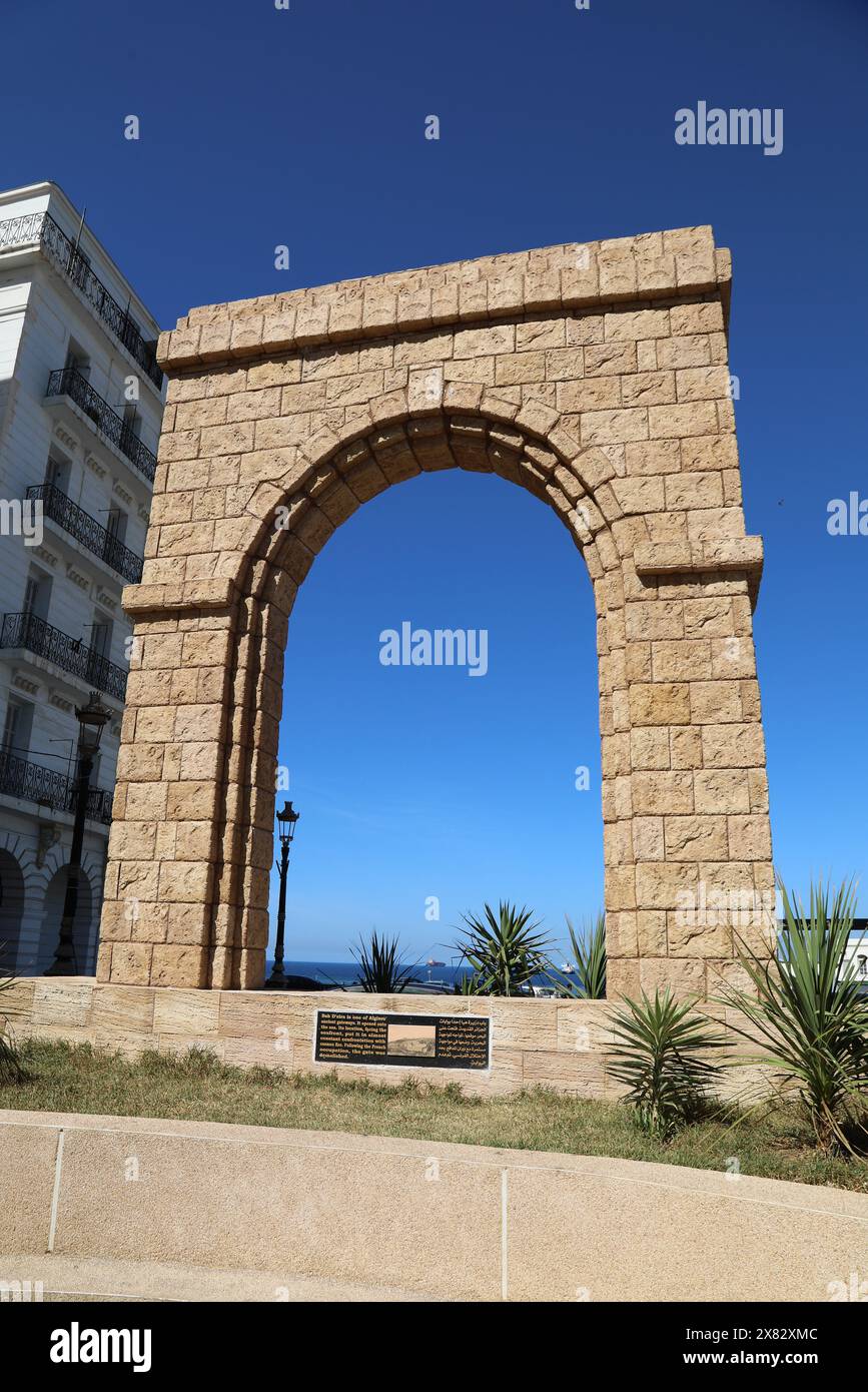 Monumento alla porta di Algeri di Bab Dzira, demolita Foto Stock