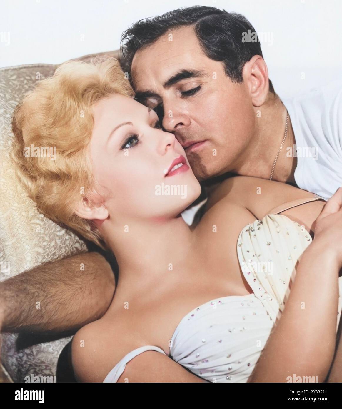 THE EDDY DUCHIN STORY 1956 film della Columbia Pictures con Kim Novak nel ruolo di Marjorie Oelrichs e Tyrone Power nel ruolo di Eddy Duchin. Foto Stock