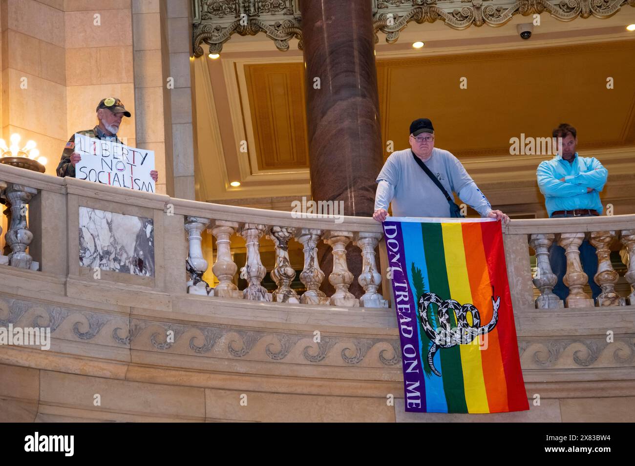 St. Paul, Minnesota. campidoglio. Raduno per i diritti sulle armi per difendere il secondo emendamento. Foto Stock