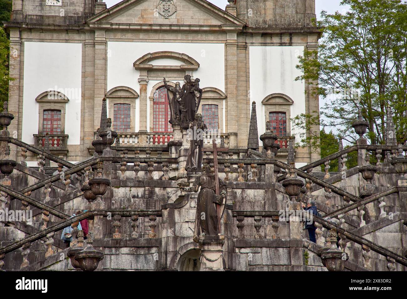 Santuario di Nossa Senhora da Peneda nel nord del Portogallo. Il santuario di Senhora da Peneda nel Parco Nazionale di Peneda-Geres si estende dal Castro L. Foto Stock