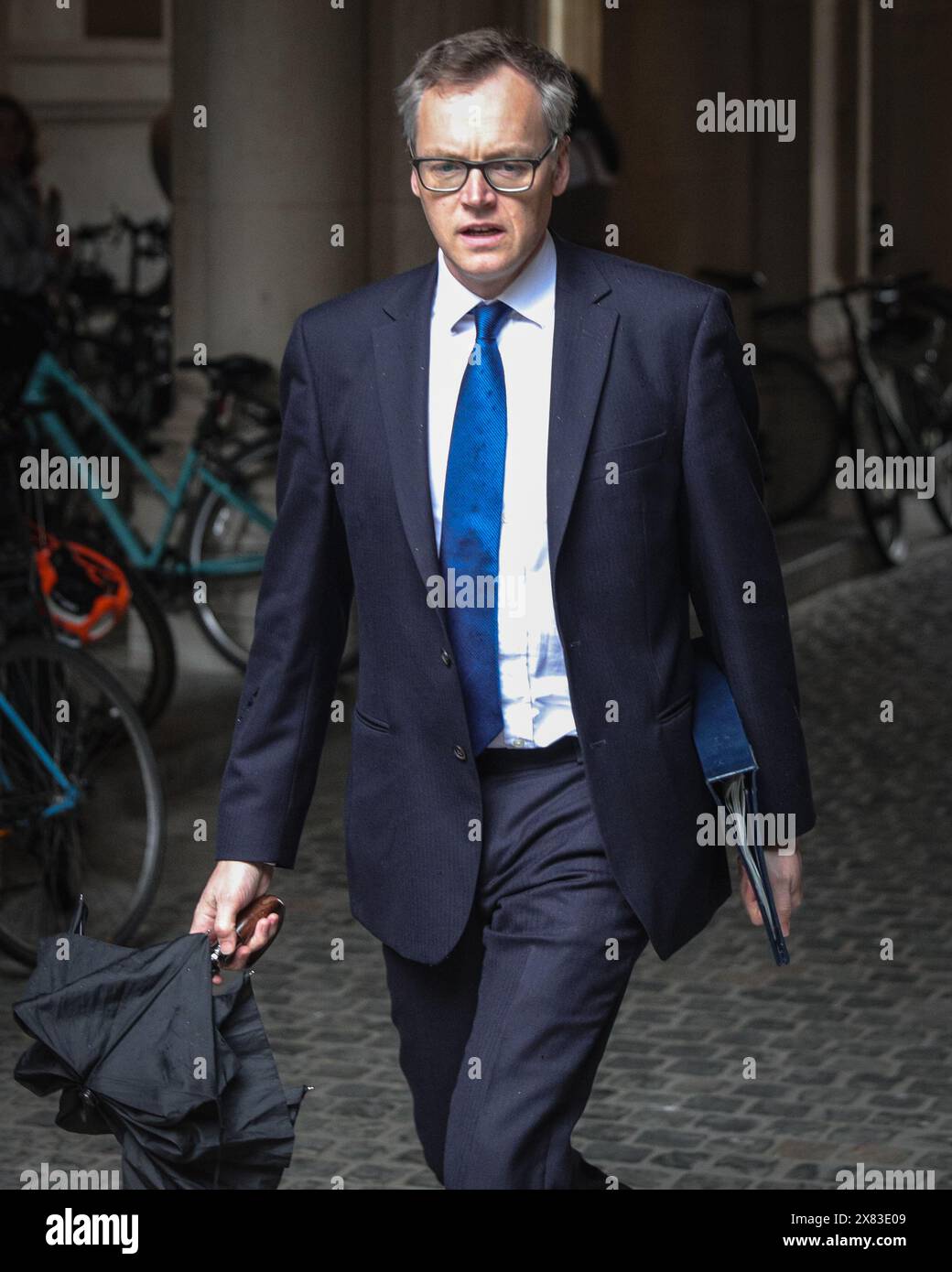 Londra, Regno Unito. 22 maggio 2024. Michael Tomlinson, KC, deputato, Ministro aggiunto per le migrazioni illegali. I ministri partecipano ad una riunione del gabinetto di governo al 10 di Downing Street poco prima che il primo ministro Rishi Sunak faccia il suo discorso per annunciare la data delle elezioni generali al 4 luglio 2024. Crediti: Imageplotter/Alamy Live News Foto Stock