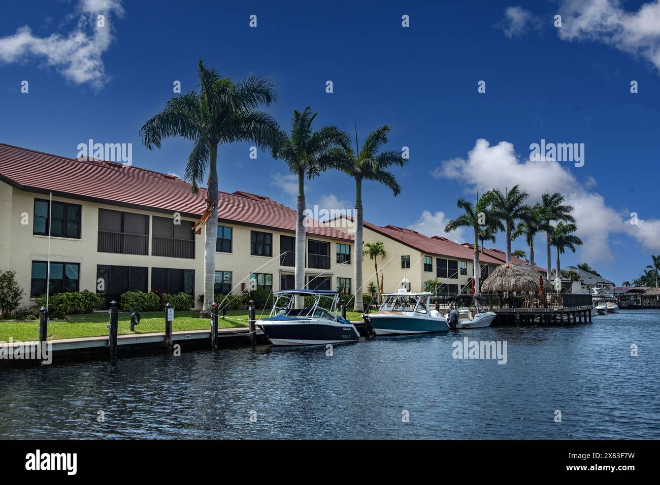 Canali e case a Cape Coral, Florida, Stati Uniti Foto Stock