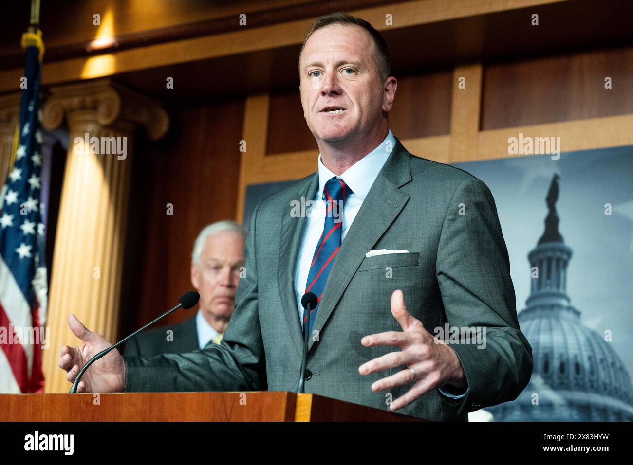 Washington, Stati Uniti. 22 maggio 2024. Il senatore degli Stati Uniti Eric Schmitt (R-MO) parla del confine meridionale in una conferenza stampa al Campidoglio degli Stati Uniti. Credito: SOPA Images Limited/Alamy Live News Foto Stock