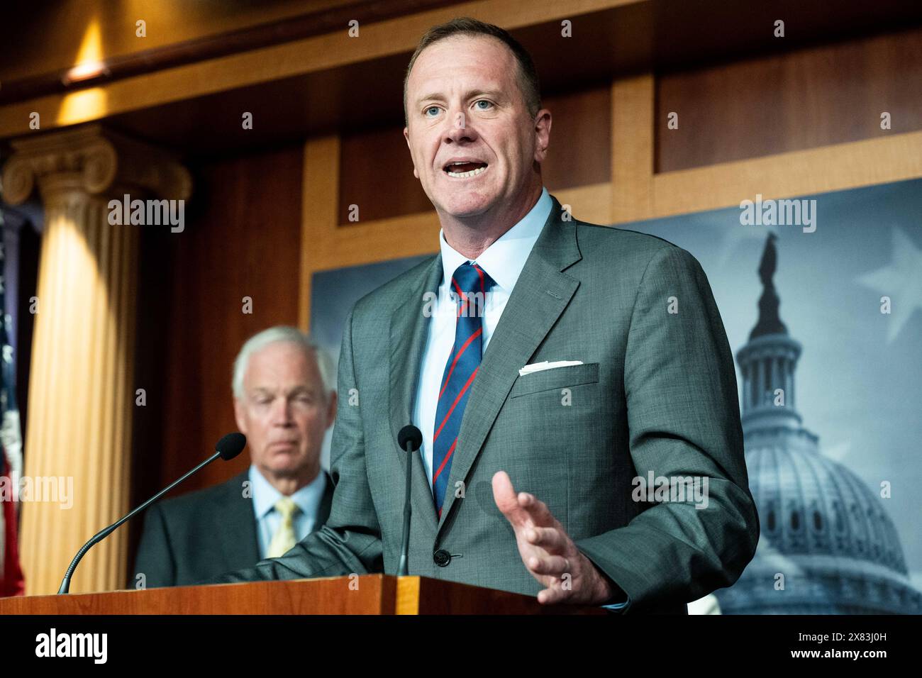 Washington, Stati Uniti. 22 maggio 2024. Il senatore degli Stati Uniti Eric Schmitt (R-MO) parla del confine meridionale in una conferenza stampa al Campidoglio degli Stati Uniti. Credito: SOPA Images Limited/Alamy Live News Foto Stock