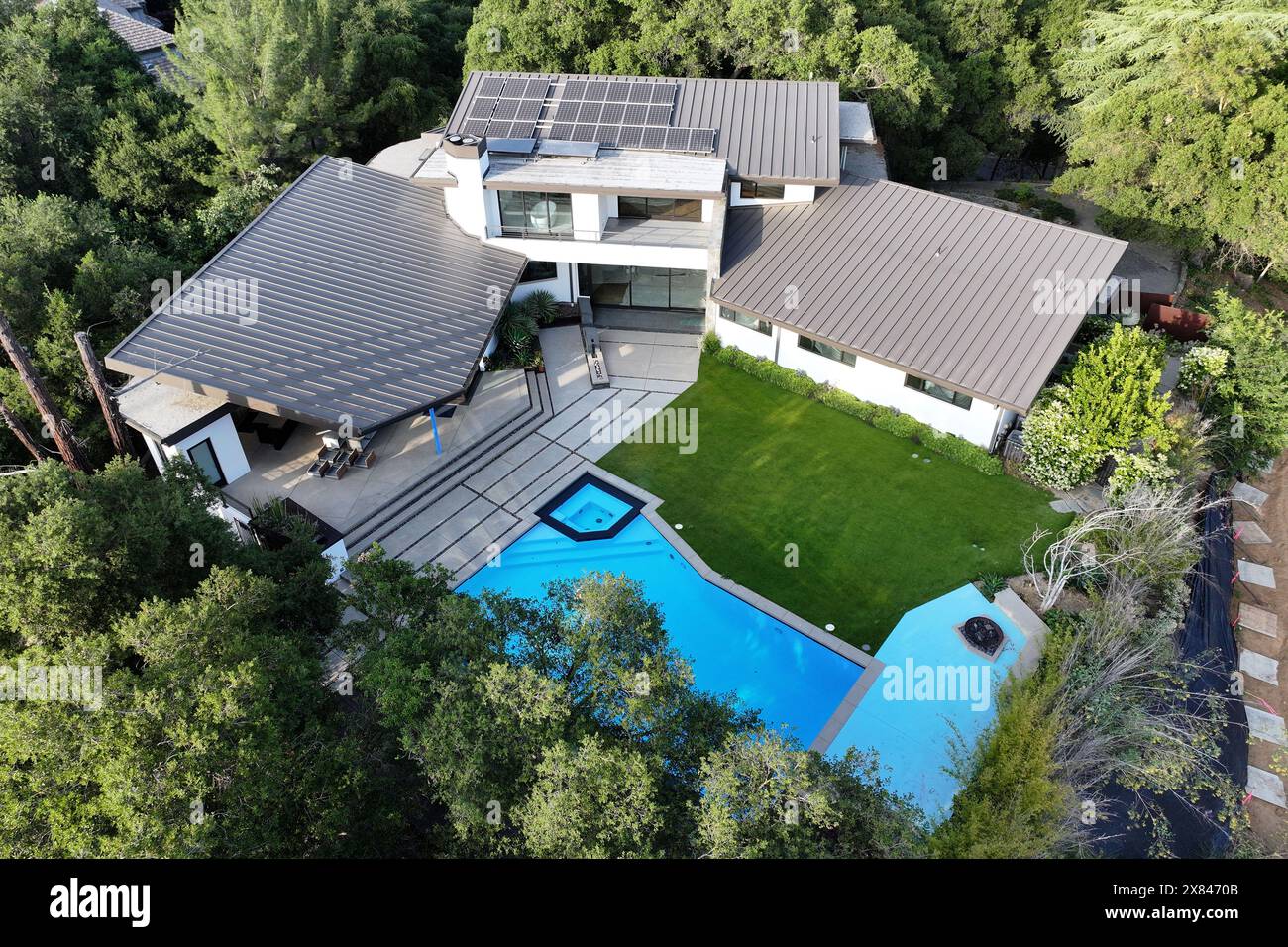 Vista aerea della residenza acquistata dal giocatore dei Los Angeles Dodgers Shohei Ohtani, mercoledì 22 maggio 2024, a la Canada Flintridge, California. La casa è stata acquistata tramite la società a responsabilità limitata Decopin LLC, il nome del cane di Ohtani. Foto Stock