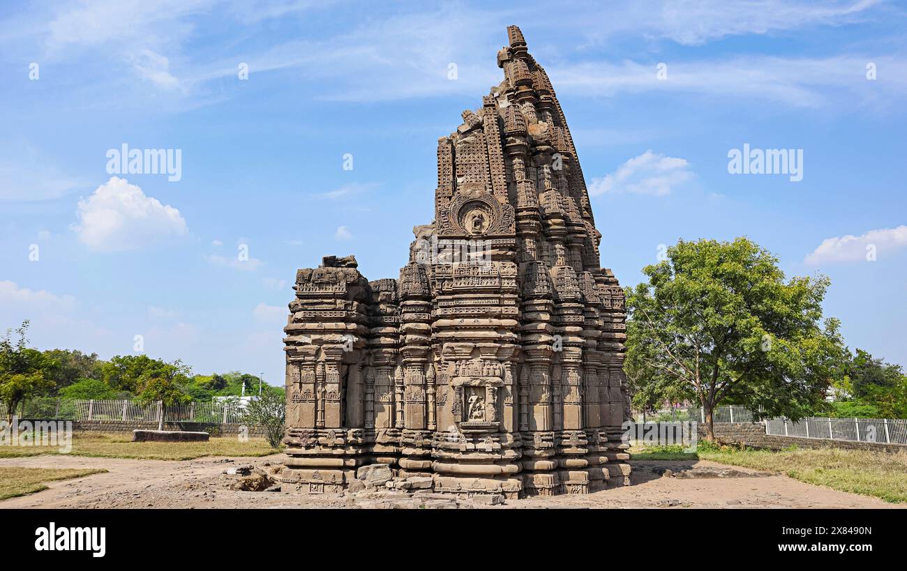 Veduta in rovina del Tempio II Mahakaleshwar dell'XI secolo, dedicato al Tempio del Signore Shiva, un, Khargone, Madhya Pradesh, India. Foto Stock