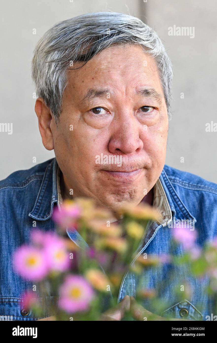 Stoccolma, Svezia. 21 maggio 2024. Lo scrittore cinese Yan Lianke ha fotografato a Stoccolma, Svezia, il 21 maggio 2024. Foto: Jonas Ekströmer/TT/code 10030 Credit: TT News Agency/Alamy Live News Foto Stock