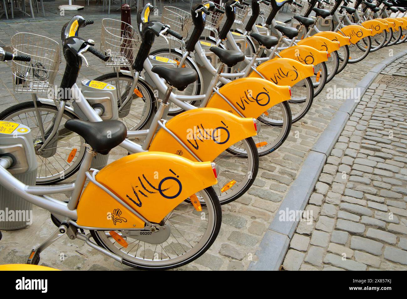 Belgio, Bruxelles, condivisione biciclette, stazione di parcheggio per noleggio biciclette Foto Stock