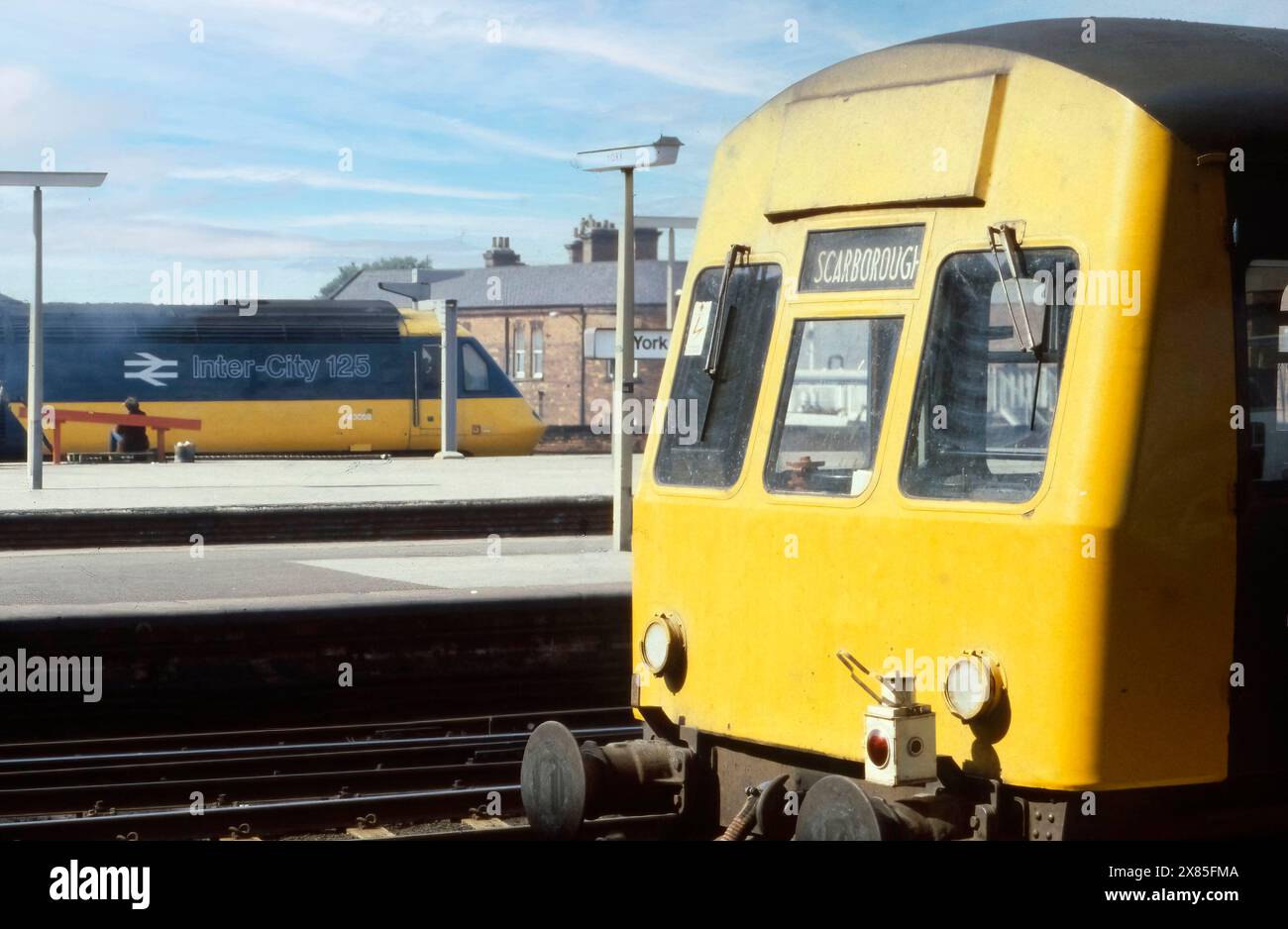 British Rail, negli anni '1970, West Yorkshire, Inghilterra settentrionale, Regno Unito, unità multiple diesel e Inter City 125 alla stazione di York Foto Stock