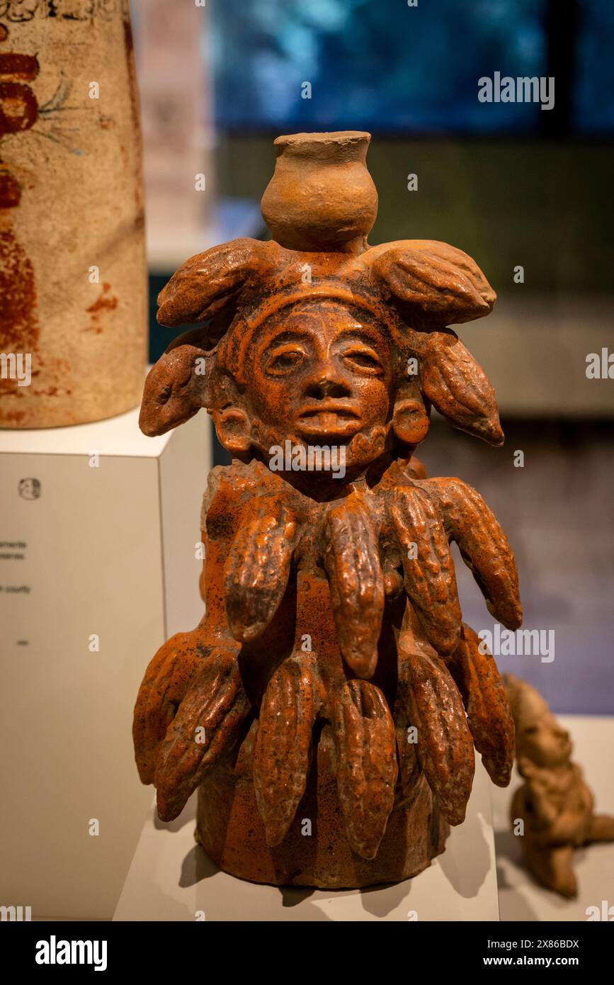 Dea di cacao, Museo Popol Vuh, sede di una delle più importanti collezioni di arte Maya e pre-colombiana del mondo, città del Guatemala, Guatemala Foto Stock