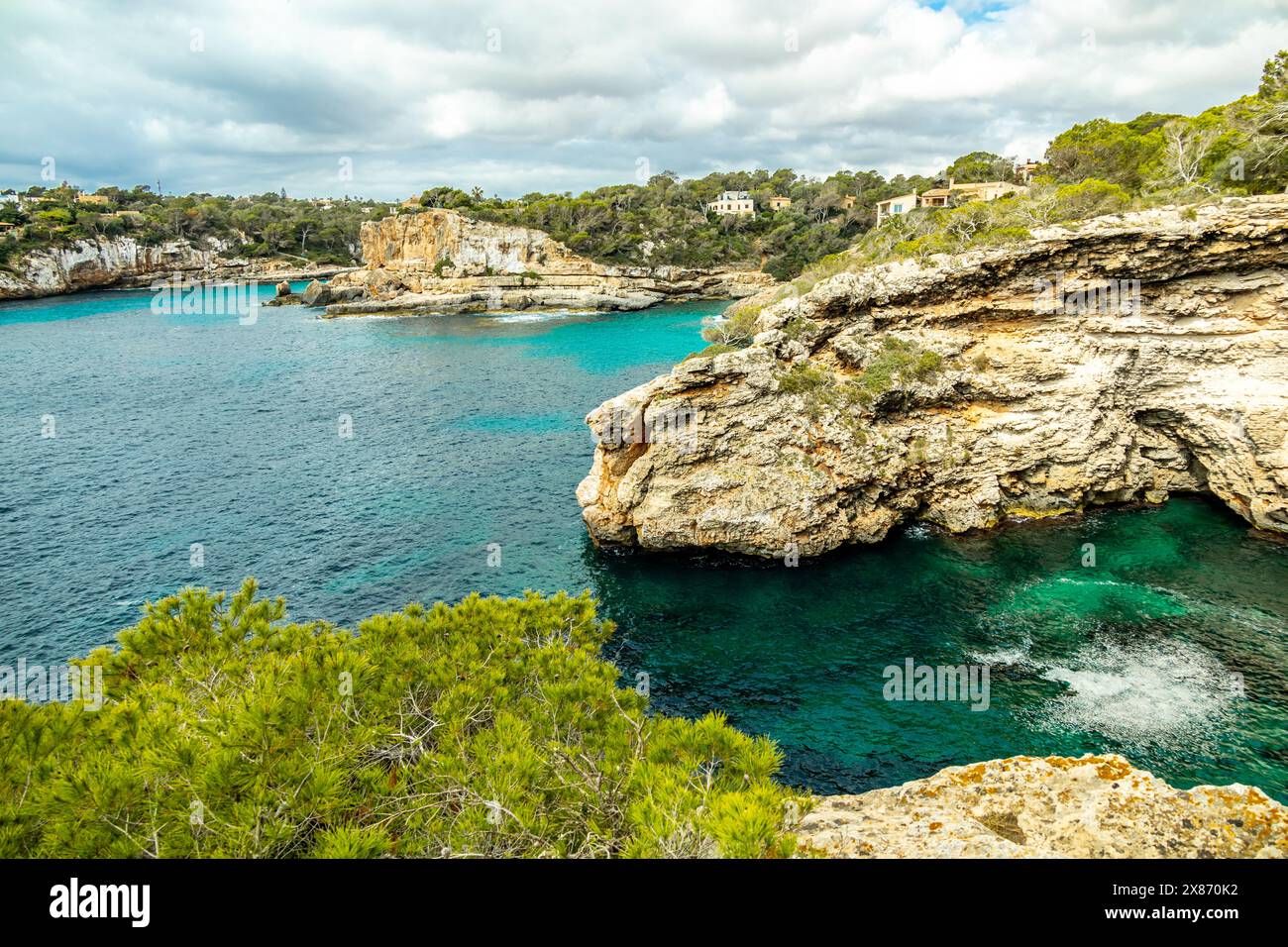 Breve visita spontanea a sud-est dell'isola delle Baleari di Maiorca presso la fortezza di es fonti vicino a Cala d'Or - Spagna Foto Stock