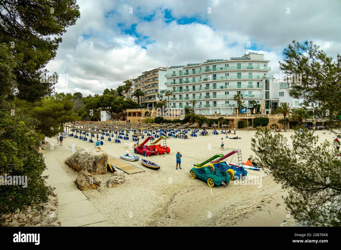 Breve visita spontanea a sud-est dell'isola delle Baleari di Maiorca presso la fortezza di es fonti vicino a Cala d'Or - Spagna Foto Stock