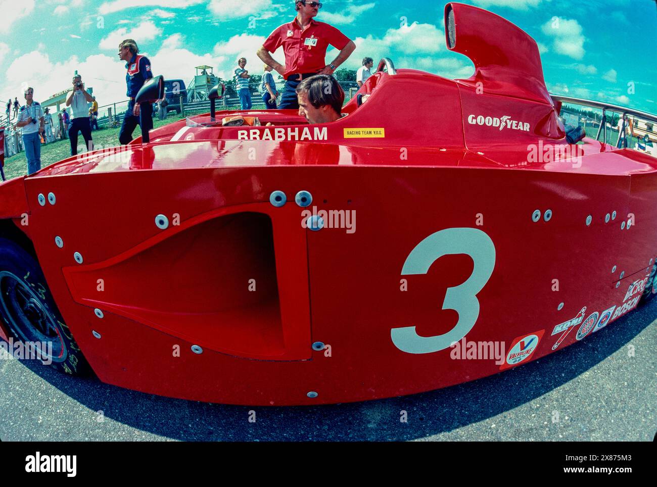 Geoff Brabbham a Lola T530 al Brainerd International Raceway CanAm 10 agosto 1980 Foto Stock