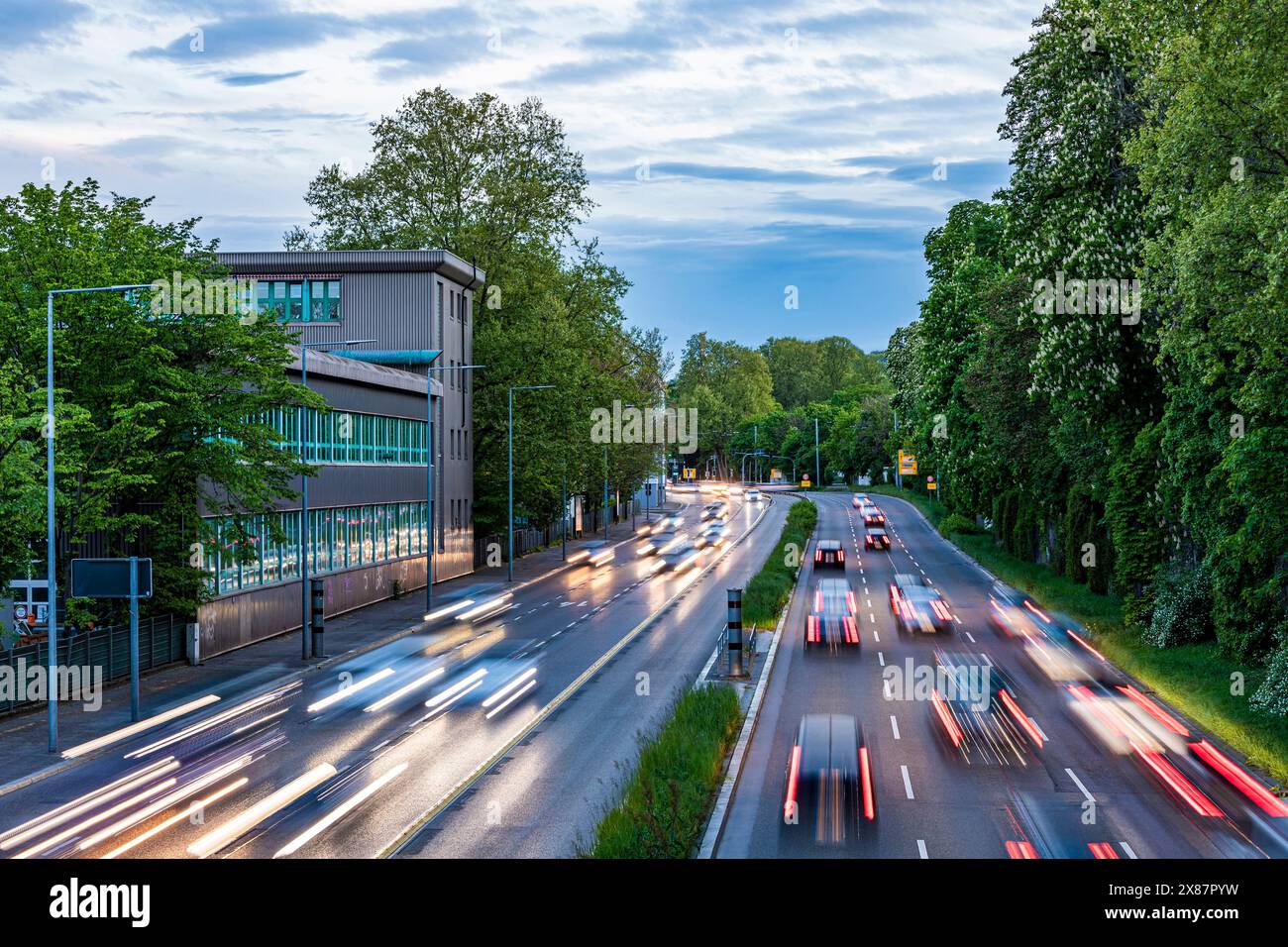 Germania, Baden-Wurttemberg, Stoccarda, traffico lungo la Bundesstrasse 14 Foto Stock