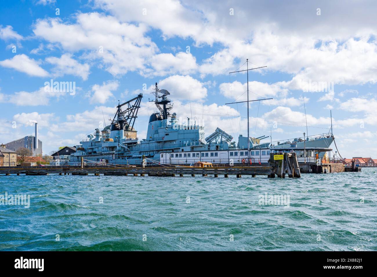 COPENAGHEN, DANIMARCA - 14 APRILE 2024: La nave da guerra HDMS Peder Skram, F352, era una fregata della classe Peder Skram della Royal Danish Navy, Foto Stock