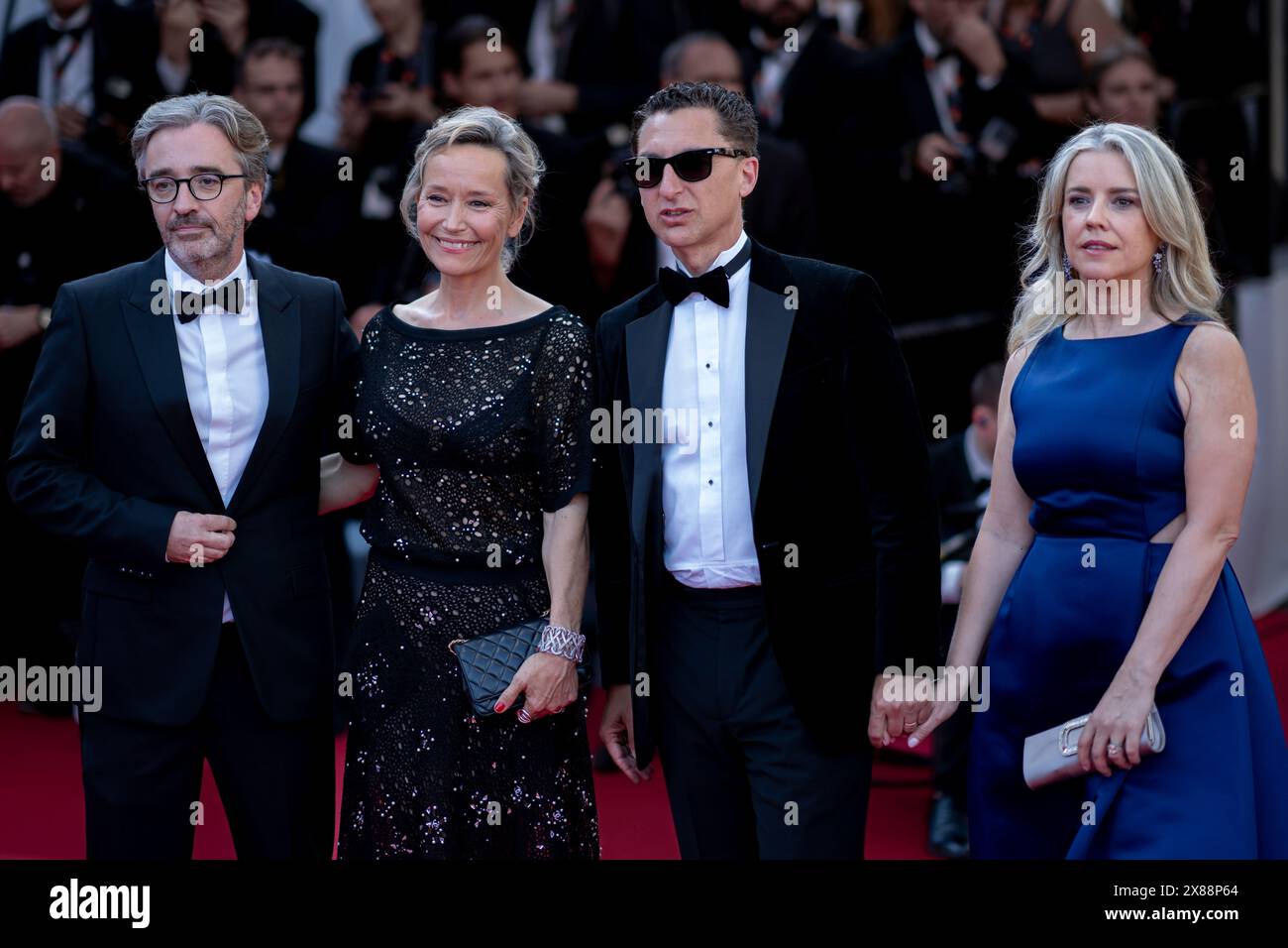 Cannes, Francia. 23 maggio 2024. Ierre-Antoine Capton, Anne-Elisabeth Lemoine, Maxime Sadda e Sylvie Saada partecipano a l'amour Ouf (Beating Hearts) proiettando il tappeto rosso al 77° Festival annuale di Cannes al Palais des Festivals il 23 maggio 2024 a Cannes, Francia Foto Stock