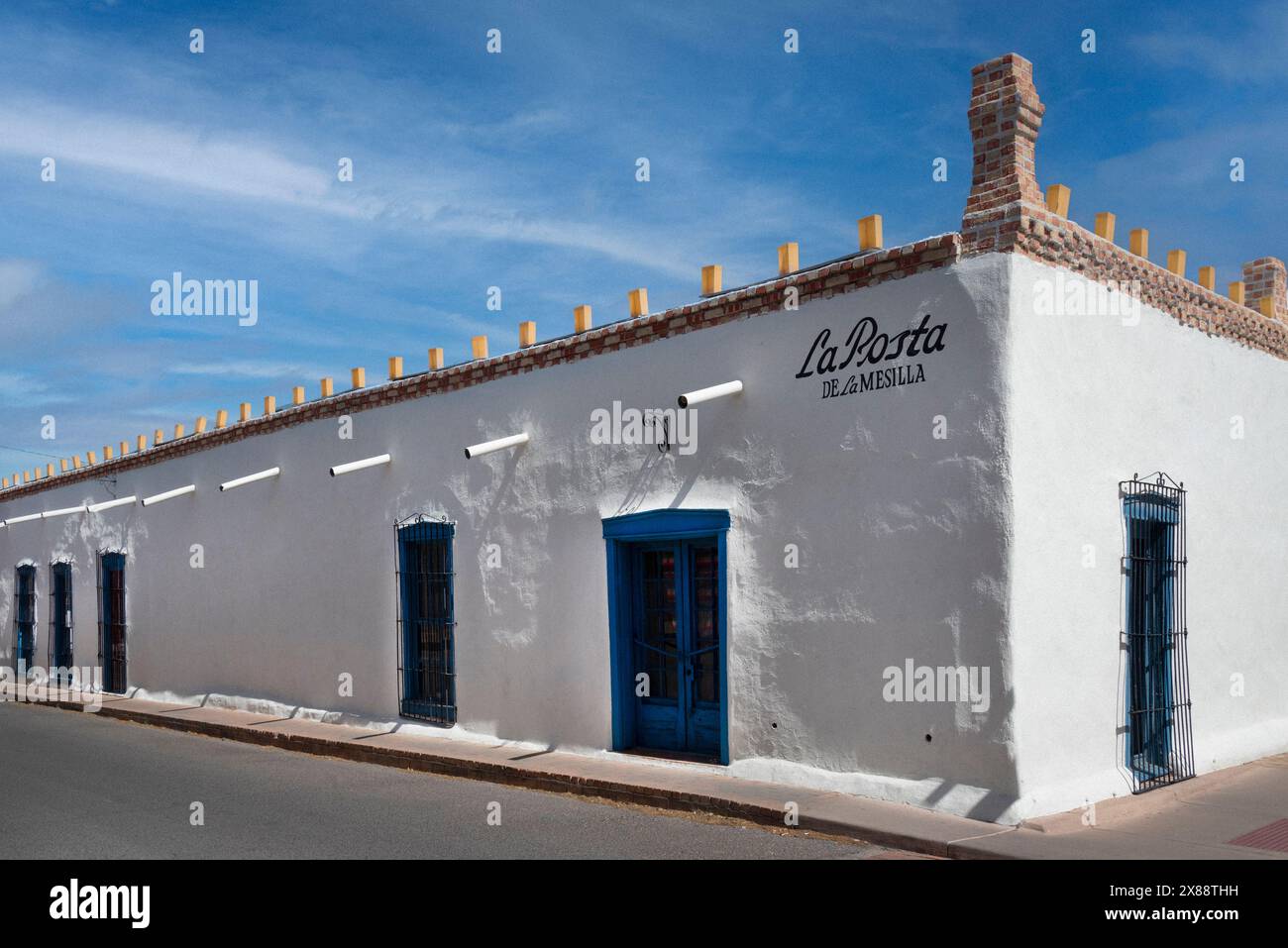 Ingresso a la posta de Mesilla, un ristorante simbolo dal 1939 con il fascino del sud-ovest e gli elementi architettonici della cultura di Mesilla, NEW MEXICO, USA Foto Stock