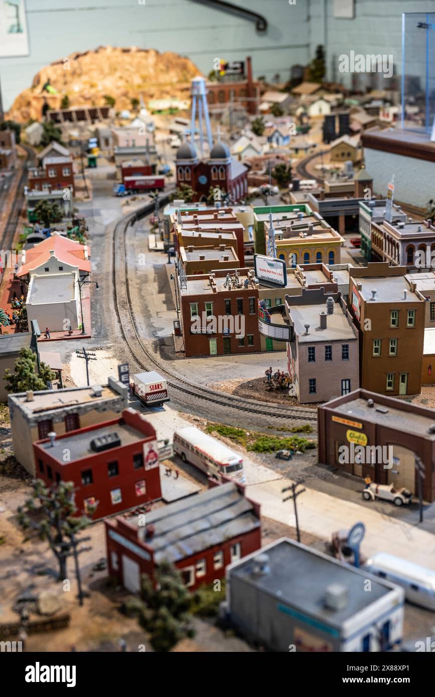 Old School Model Railway Town e stazione in mostra al Las Cruces Railway Museum, NEW MEXICO, USA Foto Stock